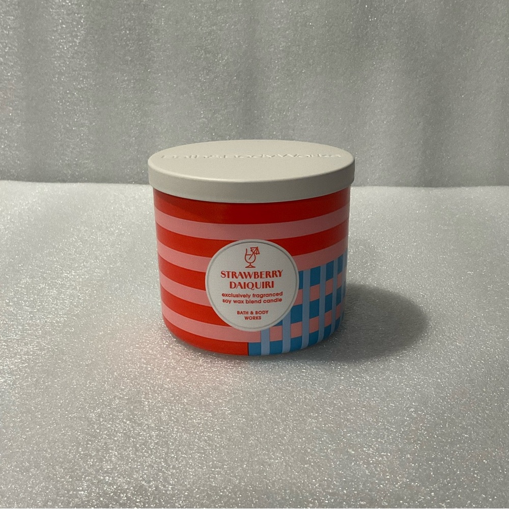 Bath and Body Works Strawberry Daiquiri 3-Wick Candle